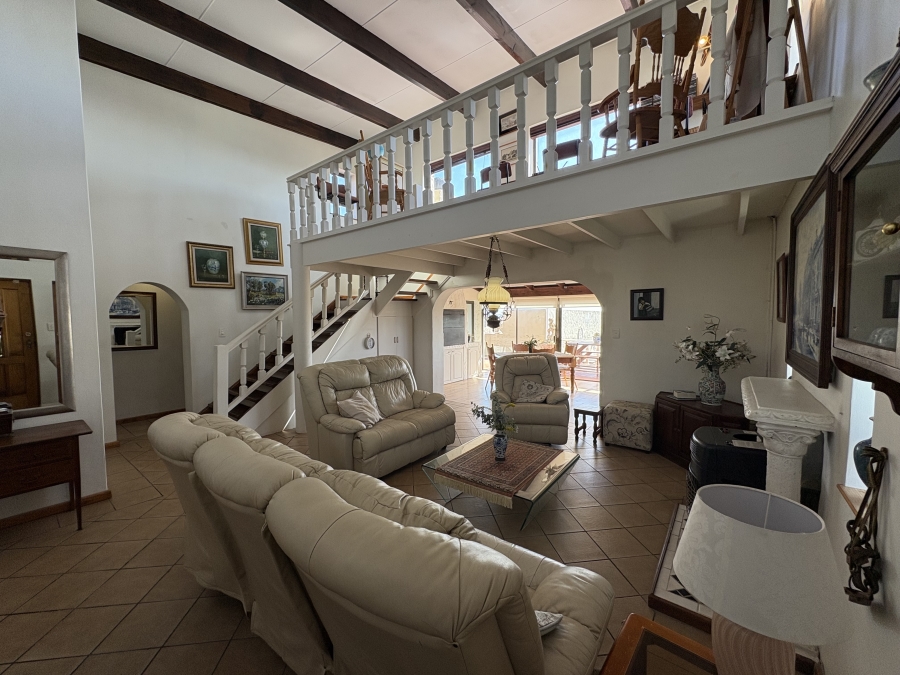 4 Bedroom Property for Sale in Pearl Bay Western Cape